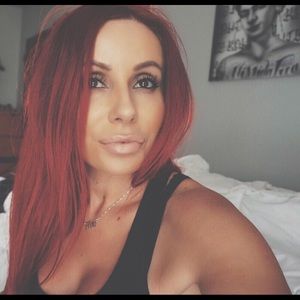 Meet your Posher, Becca